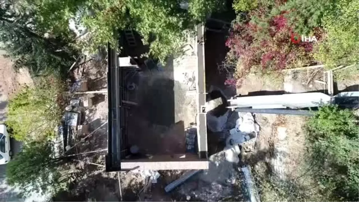 Yeşil çatısı yağmur depolayacak, güneşten elektrik üretecek