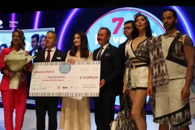 7. Ev ve Plaj Giyim Tasarım Yarışması'nın defilesi ve ödül töreni yapıldı 7. Ev ve Plaj Giyim Tasarım Yarışması'nın defilesi ve ödül töreni yapıldı