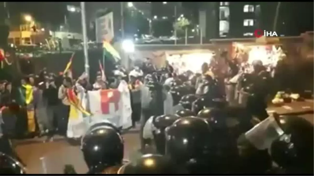 Bolivya'da Göstericiler Hükümet Binasına Girmeye Çalıştı