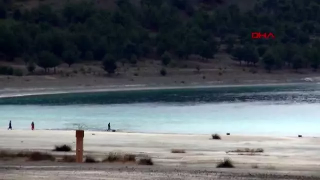 Burdur salda gölü sonbaharda da ilgi görüyor Burdur salda gölü sonbaharda da ilgi görüyor