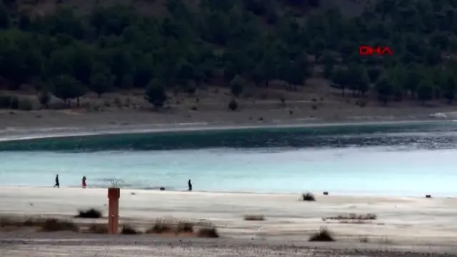 Burdur salda gölü sonbaharda da ilgi görüyor Burdur salda gölü sonbaharda da ilgi görüyor