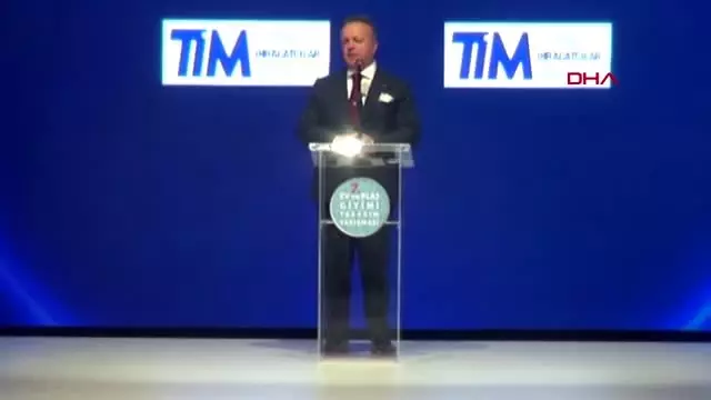 Denizli tasarım yarışmasında finale kalan kıyafetleri ünlü mankenler taşıdı Denizli tasarım yarışmasında finale kalan kıyafetleri ünlü mankenler taşıdı