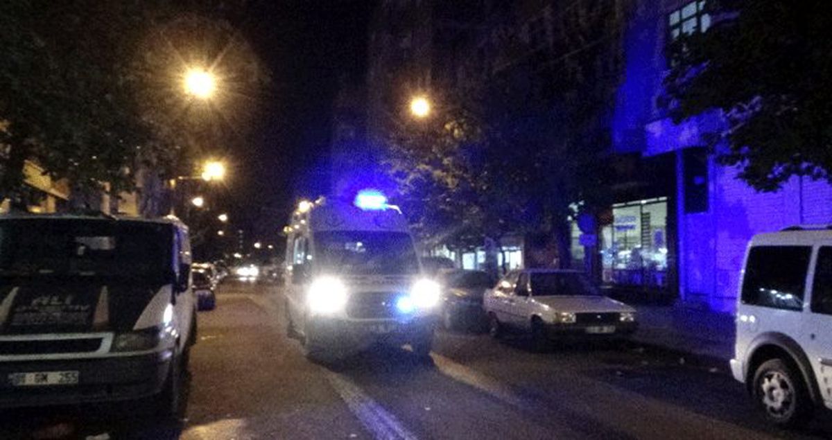 Diyarbakır'da aralarında husumet bulunan iki aile arasında silahlı çatışma: 2 yaralı