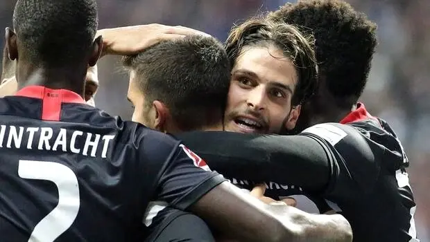 Eintracht Frankfurt, Bayern Münih'i farklı yendi Eintracht Frankfurt, Bayern Münih'i farklı yendi