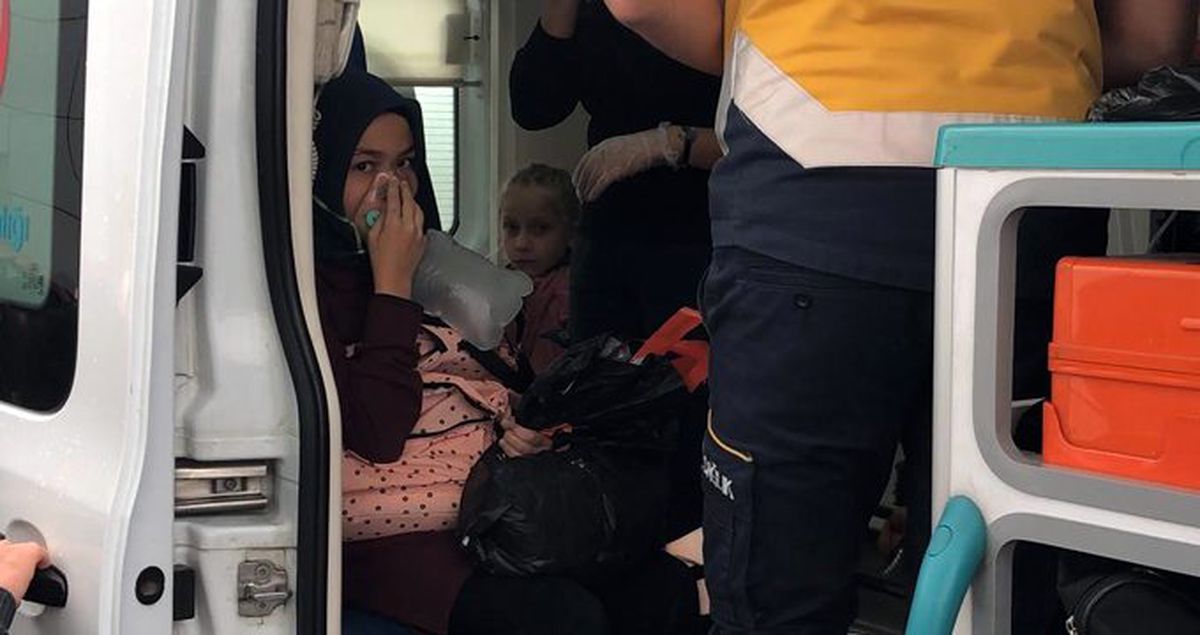 Havuza yüzmeye giden 5'i çocuk 30 kişi hastanelik oldu