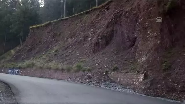 Hint saldırıları Keşmir'de hayatı zorlaştırıyor Hint saldırıları Keşmir'de hayatı zorlaştırıyor