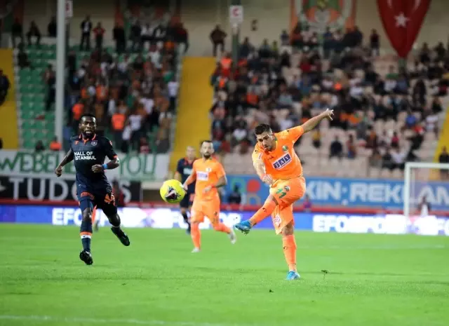 İlk yarı sessiz bitti İlk yarı sessiz bitti