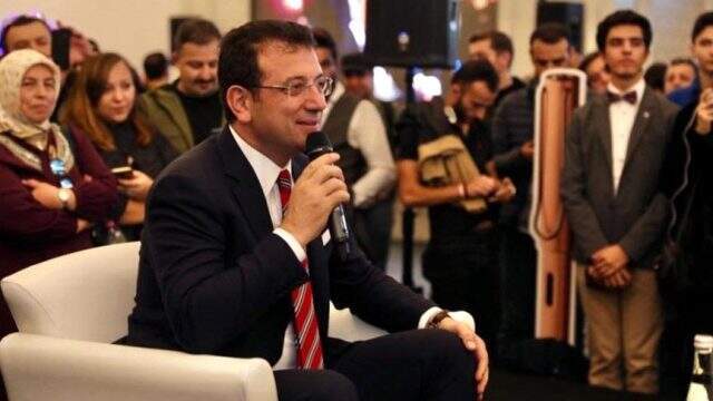 İmamoğlu ile küçük çocuk arasında tebessüm ettiren diyalog: Büyüyünce sana oy vereceğim