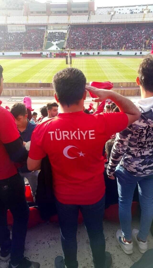 İran'da 80 bin kişi hep bir ağızdan 'Türkiye' diye haykırdı