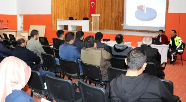 Kulu'da okullarda trafik kuralları anlatıldı