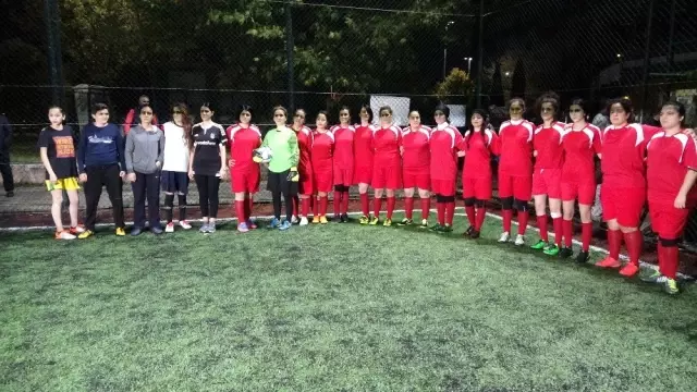 (Özel) Anadolu Adliyesi'nin kadın personelleri 'şiddete hayır' demek için sahaya çıktı (Özel) Anadolu Adliyesi'nin kadın personelleri 'şiddete hayır' demek için sahaya çıktı