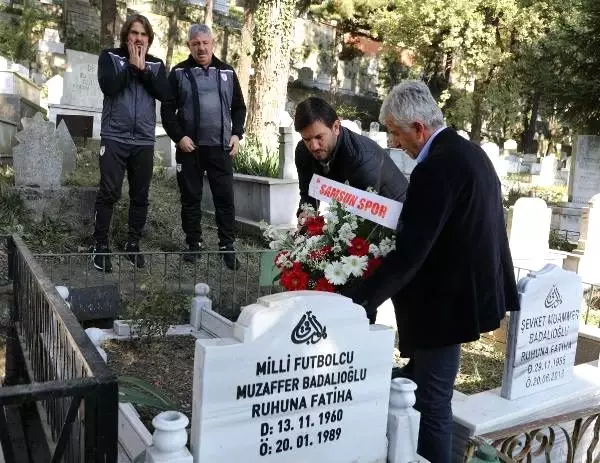 Samsunsporlu futbolcular Muzaffer Badalıoğlu'nu unutmadı