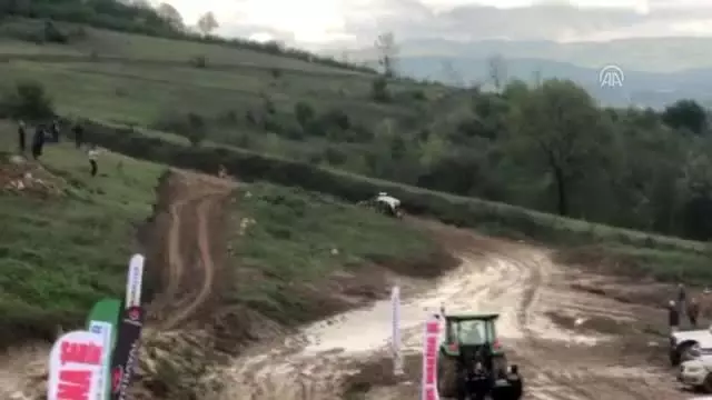 Tasarladığı off-road aracıyla zorlu parkurları aşıyor - ZONGULDAK Tasarladığı off-road aracıyla zorlu parkurları aşıyor - ZONGULDAK