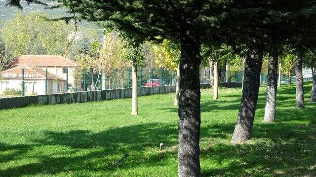 Yaşanan cinsel saldırı sonrası öğrenciler cep telefonuyla, her an acil arama yapabilecek şekilde yürüyorlar
