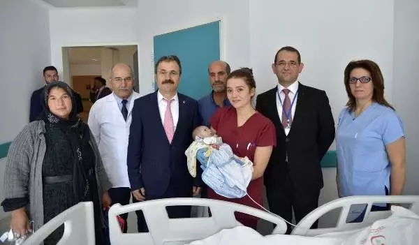 1,5 aylık bebeğe 5 saatlik kalp ameliyatı 1,5 aylık bebeğe 5 saatlik kalp ameliyatı