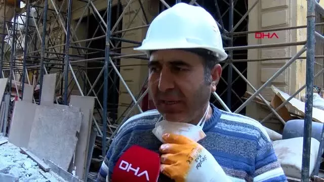 Beyoğlu'ndaki tarihi binanın yıkım çalışmalarına başlandı Beyoğlu'ndaki tarihi binanın yıkım çalışmalarına başlandı