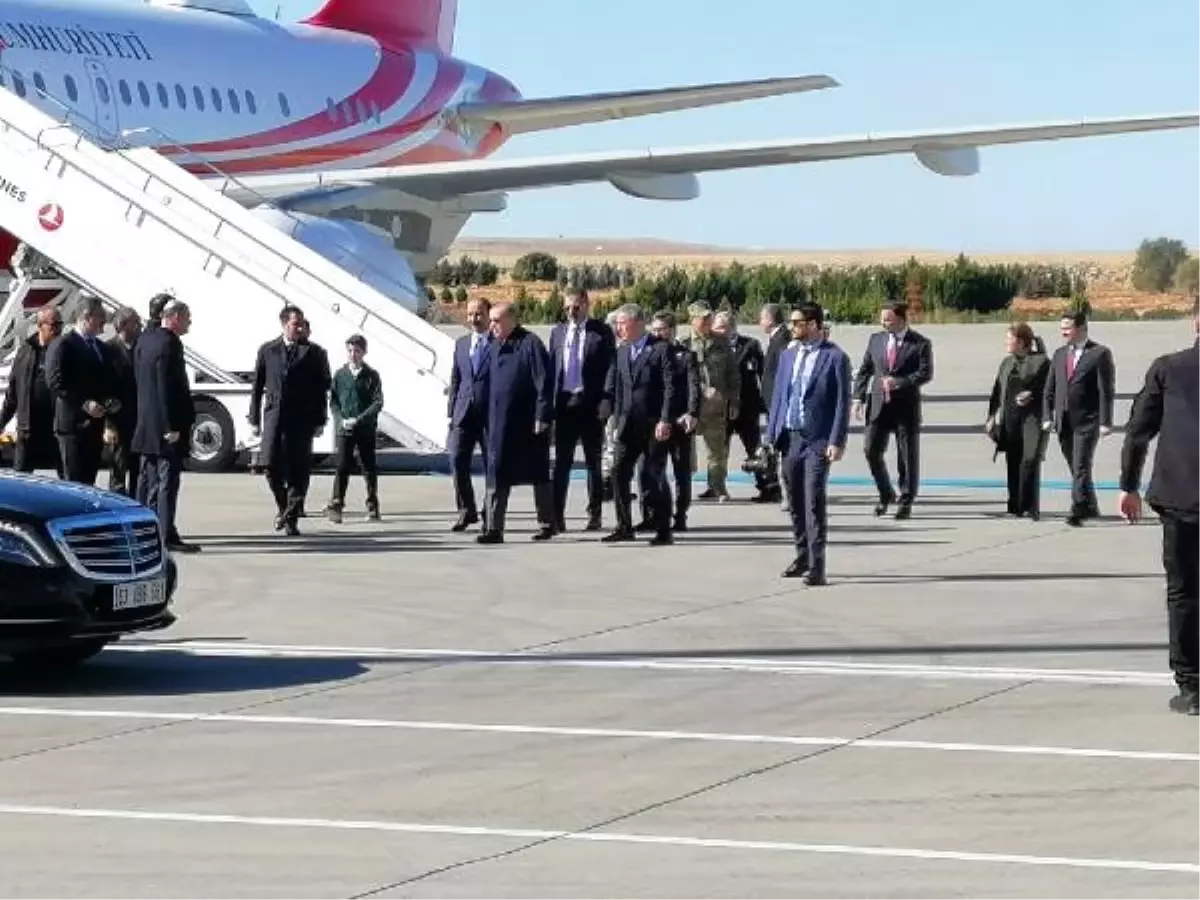 Cumhurbaşkanı Erdoğan'dan, Şanlıurfa'daki Harekat Merkezi'ne ziyaret