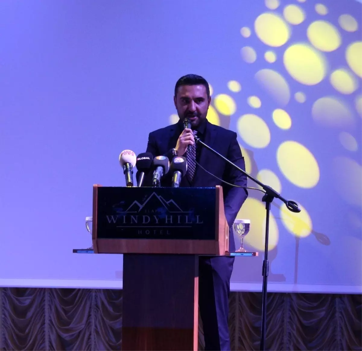 Elazığ'da duygulandıran ödül töreni