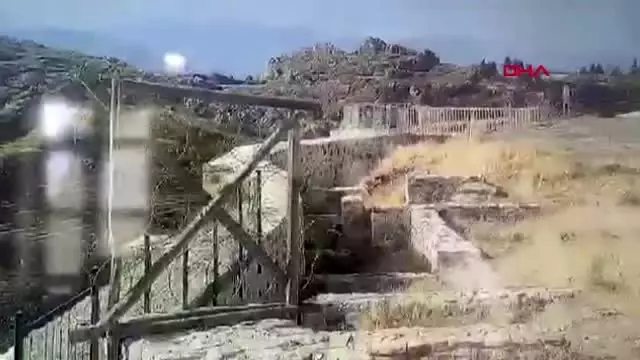 Elazığ'da jandarmadan kaçmaya çalışan defineciler yakalandı Elazığ'da jandarmadan kaçmaya çalışan defineciler yakalandı