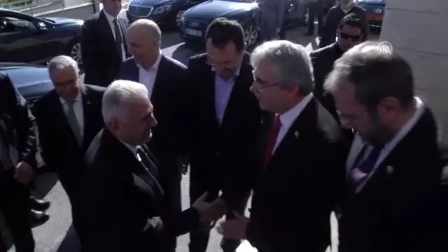 Nikah şahitliği yapan Yıldırım'dan esprili tavsiyeler Nikah şahitliği yapan Yıldırım'dan esprili tavsiyeler
