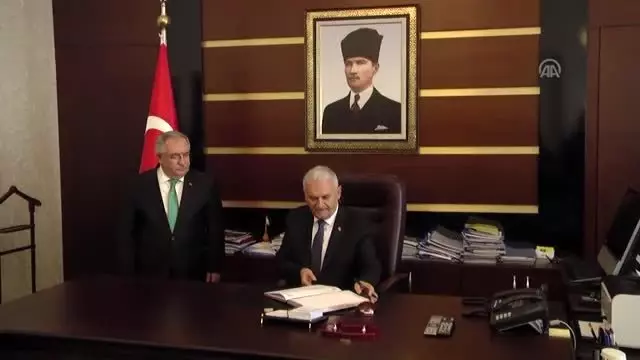 Nikah şahitliği yapan Yıldırım'dan esprili tavsiyeler Nikah şahitliği yapan Yıldırım'dan esprili tavsiyeler