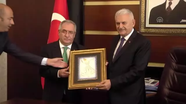 Nikah şahitliği yapan Yıldırım'dan esprili tavsiyeler Nikah şahitliği yapan Yıldırım'dan esprili tavsiyeler