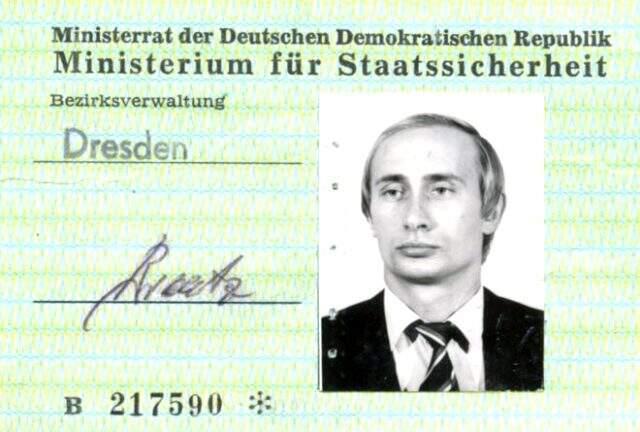 Rus gizli ajansı ilk defa paylaştı! Putin'in KGB'deki dosyası yayınlandı