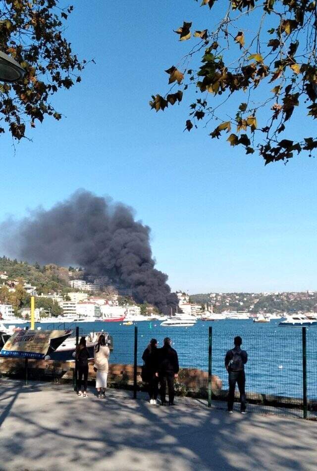 Son dakika: Bebek'te lüks yatta korkutan yangın! Dumanlar gökyüzünü kapladı