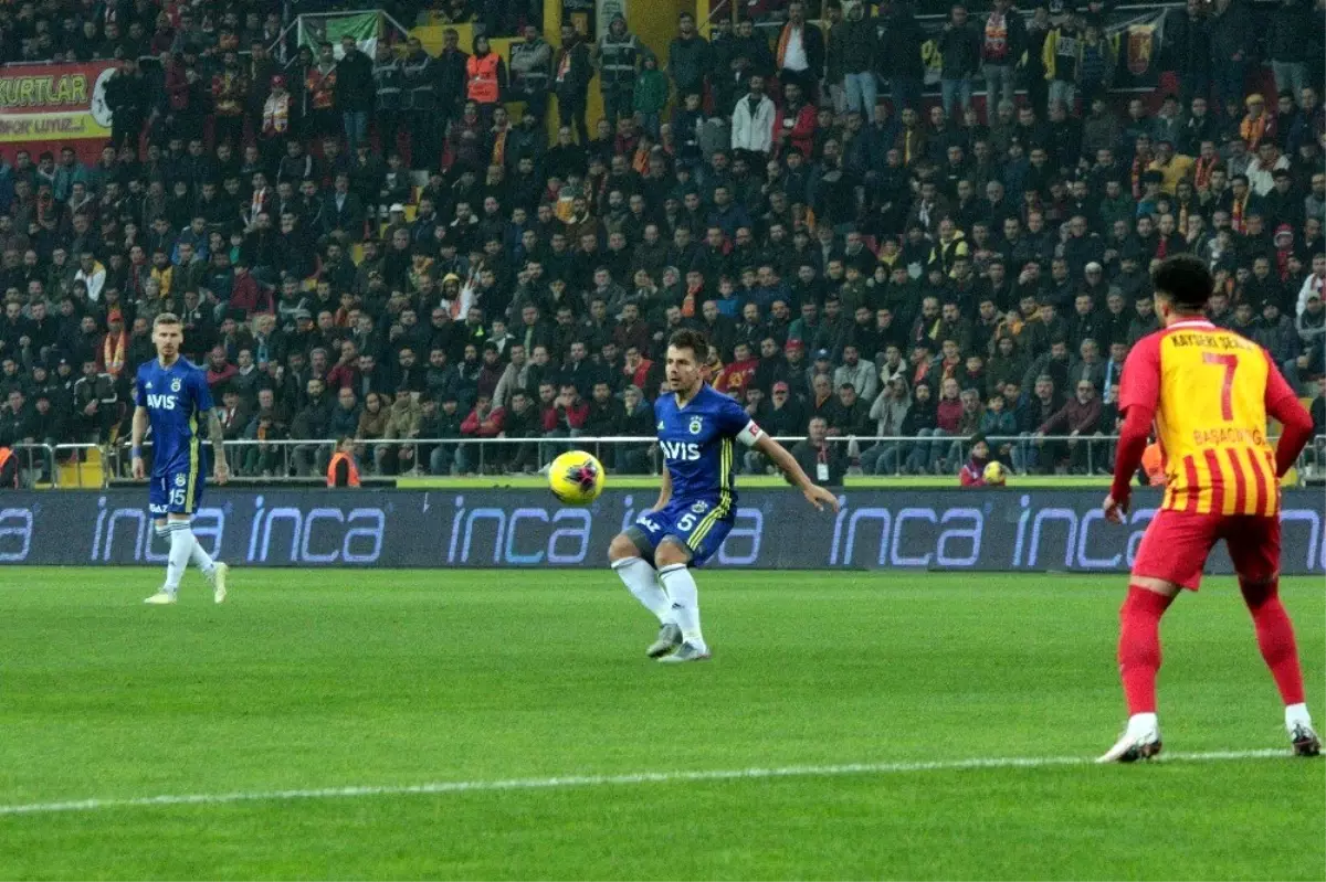 Süper Lig: İ.M. Kayserispor: 0 - Fenerbahçe: 0 (İlk yarı)