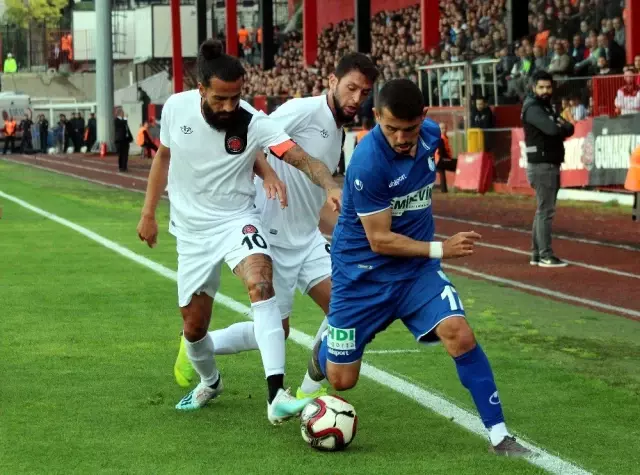 TFF 1. Lig: Fatih Karagümrük: 0 - Büyükşehir Belediye Erzurumspor: 1 TFF 1. Lig: Fatih Karagümrük: 0 - Büyükşehir Belediye Erzurumspor: 1