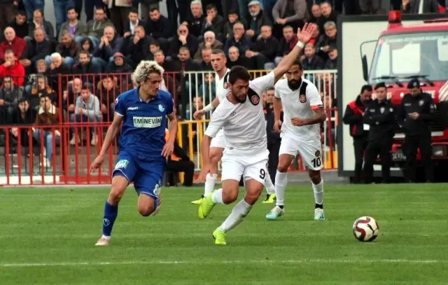 TFF 1. Lig: Fatih Karagümrük: 0 - Büyükşehir Belediye Erzurumspor: 1 TFF 1. Lig: Fatih Karagümrük: 0 - Büyükşehir Belediye Erzurumspor: 1