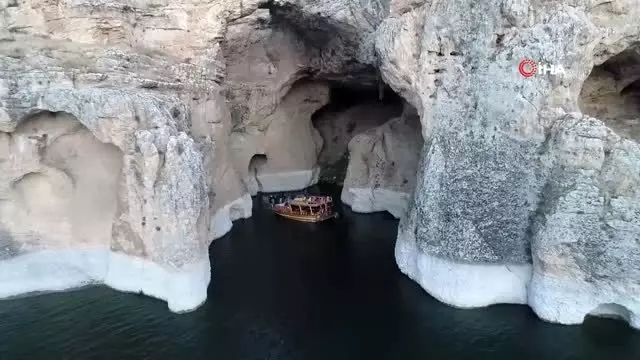Yeni keşif kanyonlara tekne turu Yeni keşif kanyonlara tekne turu