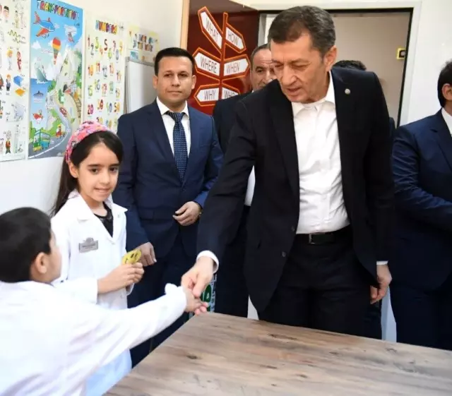 Bakan Selçuk'un helikopterden çektiği Şırnak fotoğrafına düştüğü not mest etti Bakan Selçuk'un helikopterden çektiği Şırnak fotoğrafına düştüğü not mest etti