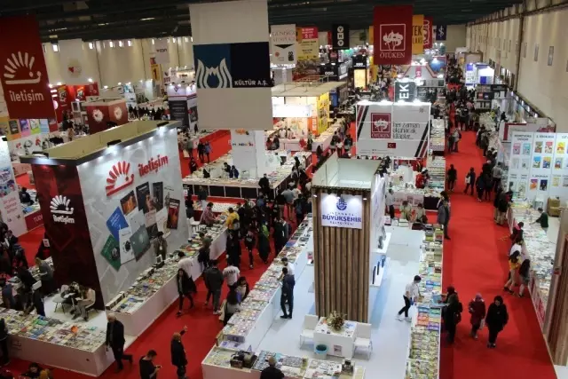 Başkan Arısoy, TÜYAP Kitap Fuarı'na katıldı