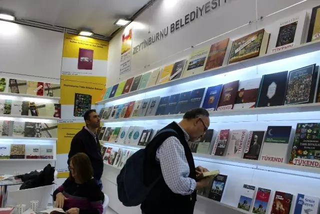 Başkan Arısoy, TÜYAP Kitap Fuarı'na katıldı
