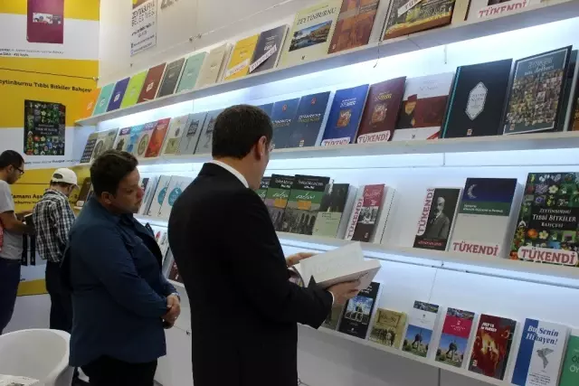 Başkan Arısoy, TÜYAP Kitap Fuarı'na katıldı