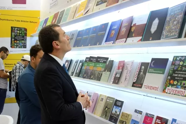 Başkan Arısoy, TÜYAP Kitap Fuarı'na katıldı