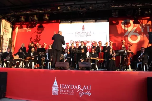 'Beyoğlu Antika Festivali' kapanışı gerçekleşti 'Beyoğlu Antika Festivali' kapanışı gerçekleşti