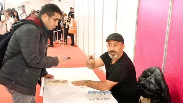 Cem Yılmaz: Nereden buldun bu afişi! Cem Yılmaz: Nereden buldun bu afişi!