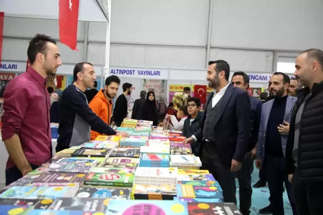 Elazığ Belediyesi 3. Kitap Fuarı'nı 125 bin kişi ziyaret etti Elazığ Belediyesi 3. Kitap Fuarı'nı 125 bin kişi ziyaret etti