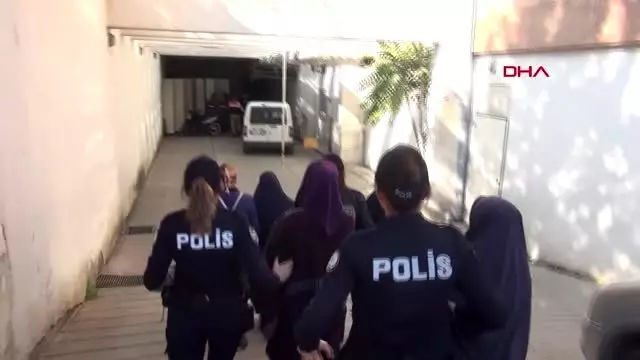 Gaziantep-gözaltına alınan furkan vakfı üyeleri adliyeye sevk edildi Gaziantep-gözaltına alınan furkan vakfı üyeleri adliyeye sevk edildi