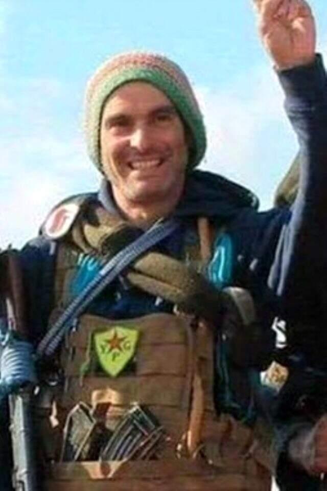 Himalayalar'a YPG paçavrası dikmek isteyen terörist, tırmanış sırasında düşerek öldü