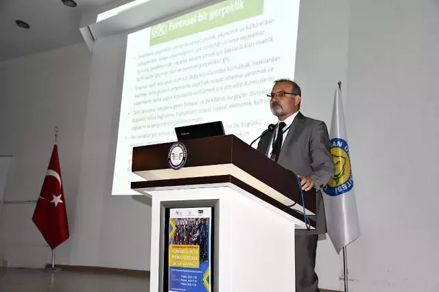 Küresel göç farklı boyutlarıyla HRÜ'de ele alınıyor Küresel göç farklı boyutlarıyla HRÜ'de ele alınıyor