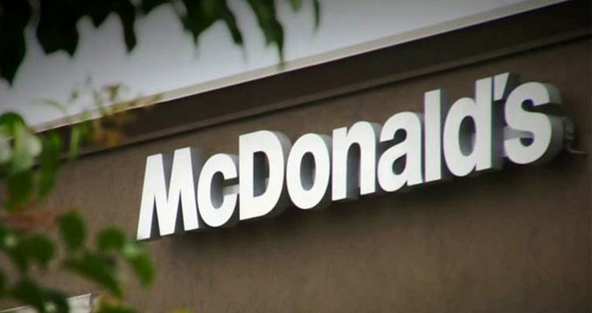 Ünlü fast-food zincirinin CEO'su çalışanıyla ilişki yaşadığı için işten atıldı