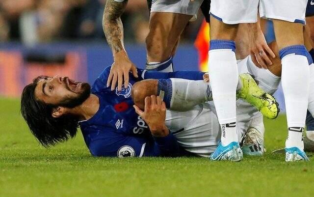 Cenk Tosun, Andre Gomes'in ayağının kırıldığı dakikaları anlattı: Şoka girmişti
