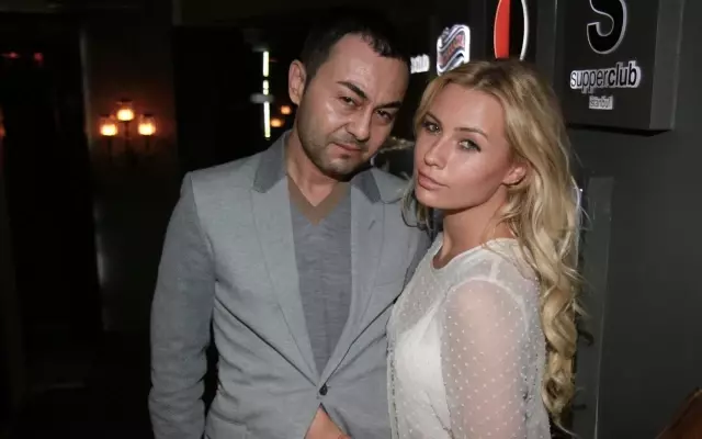 Chloe Loughnan ile aşk yaşadığı iddia edilen popçu Emre Kaya: Ben yengeci değilim! Chloe Loughnan ile aşk yaşadığı iddia edilen popçu Emre Kaya: Ben yengeci değilim!