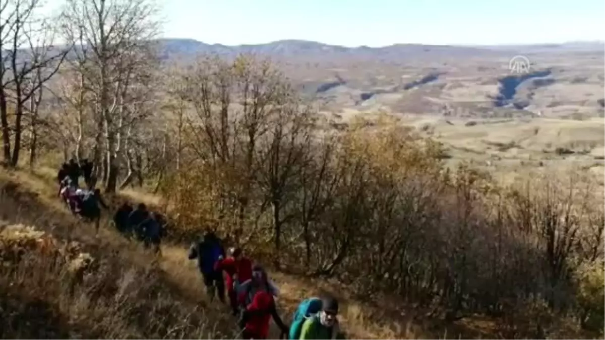 Dağcılar Şerafettin Dağı zirvesinde Türk bayrağı açtı