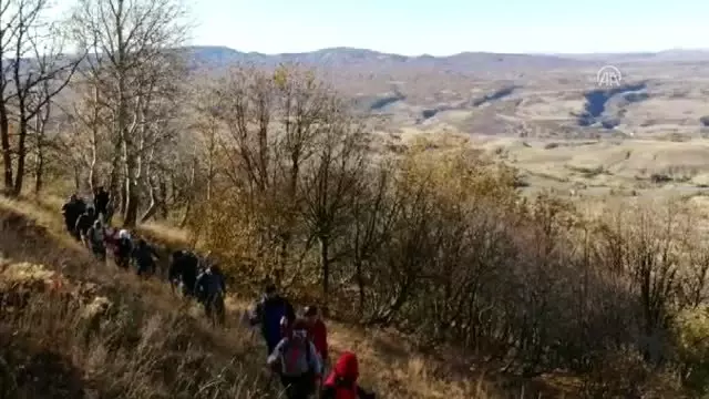 Dağcılar Şerafettin Dağı zirvesinde Türk bayrağı açtı Dağcılar Şerafettin Dağı zirvesinde Türk bayrağı açtı