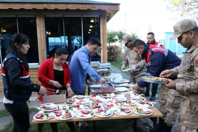 Diyarbakırlı öğrencilerden tarihi mekanlara kültür turizm gezisi Diyarbakırlı öğrencilerden tarihi mekanlara kültür turizm gezisi