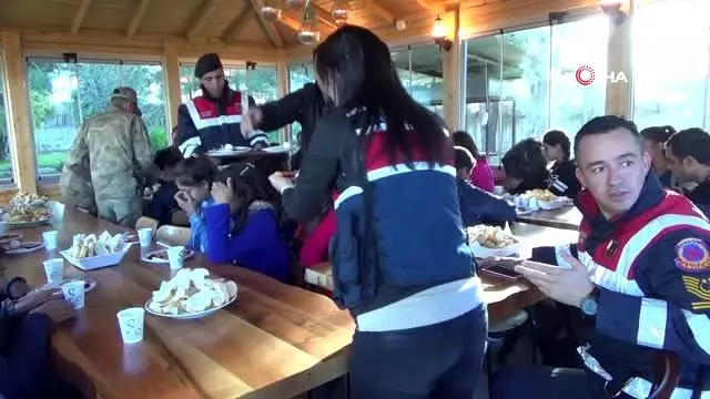 Diyarbakırlı öğrencilerden tarihi mekanlara kültür turizm gezisi Diyarbakırlı öğrencilerden tarihi mekanlara kültür turizm gezisi